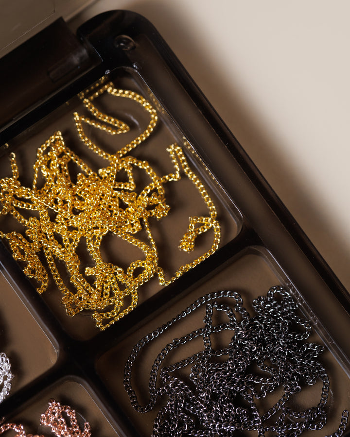Fine Chain Luxe – Micro Nail Chains